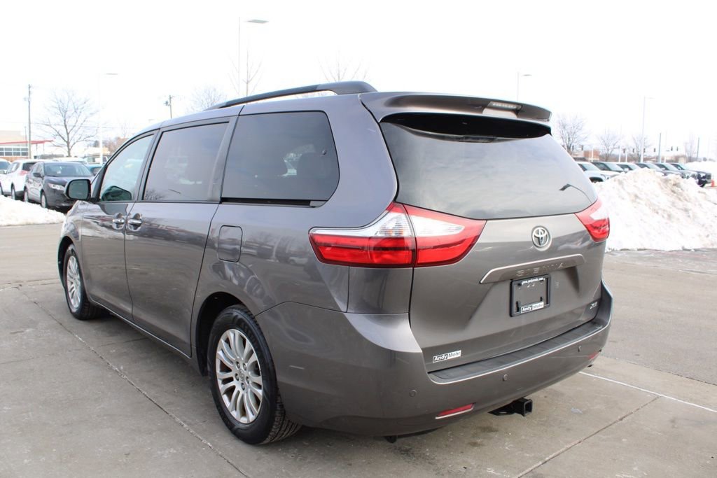 Used 2015 Toyota Sienna XLE Premium image 5