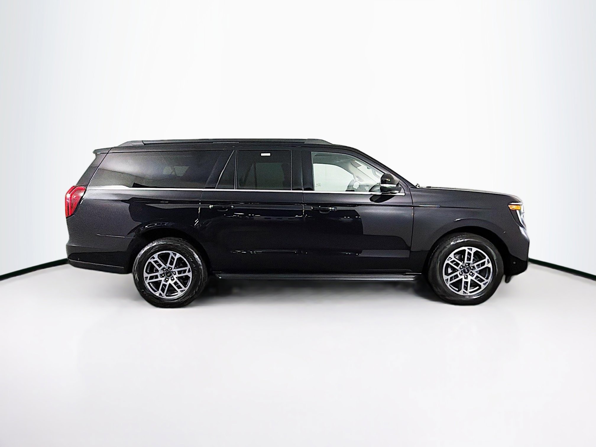 Used 2025 Ford Expedition Max Active image 9