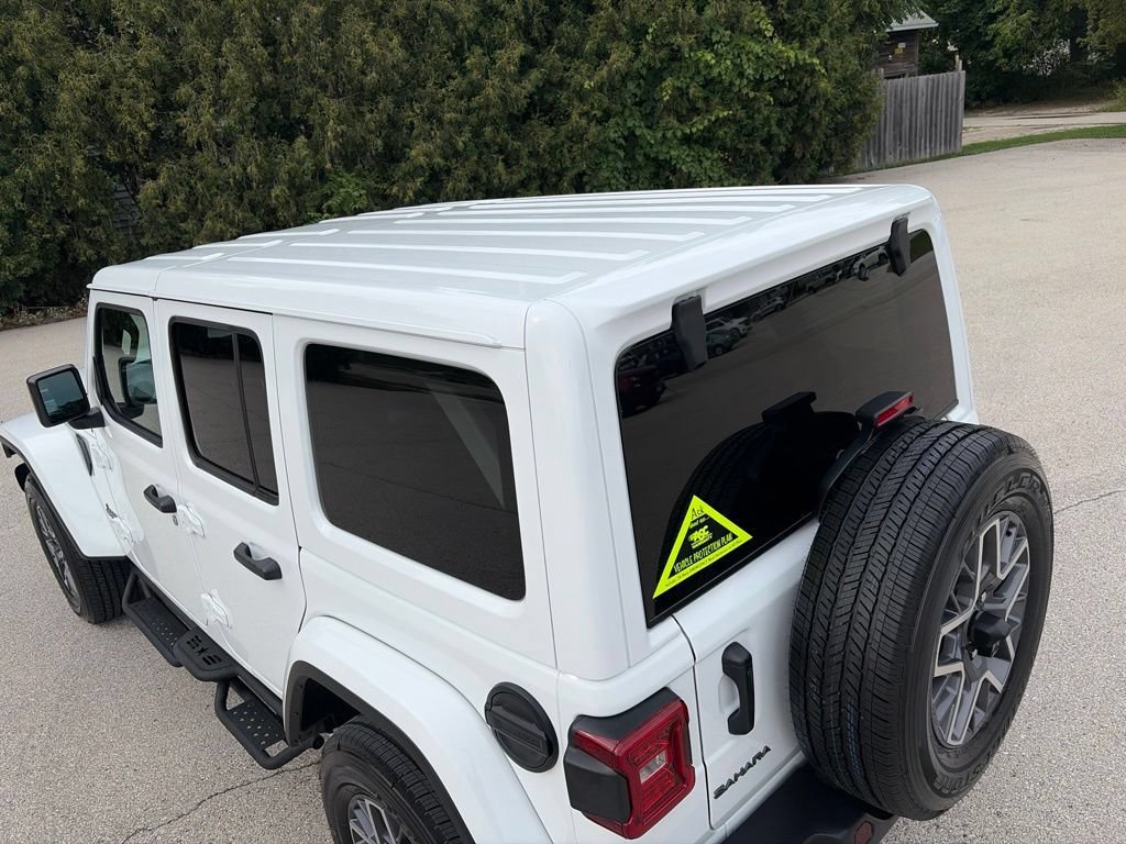 Used 2026 Jeep Wrangler Unlimited Sahara AWD/4WD image 4