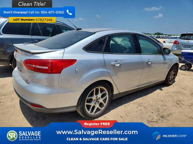 Used 2015 Ford Focus SE w/ Equipment Group 201A FWD image 4