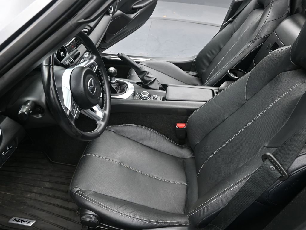 Used 2022 MAZDA MX-5 Miata RF Grand Touring w/ Weather Package image 10