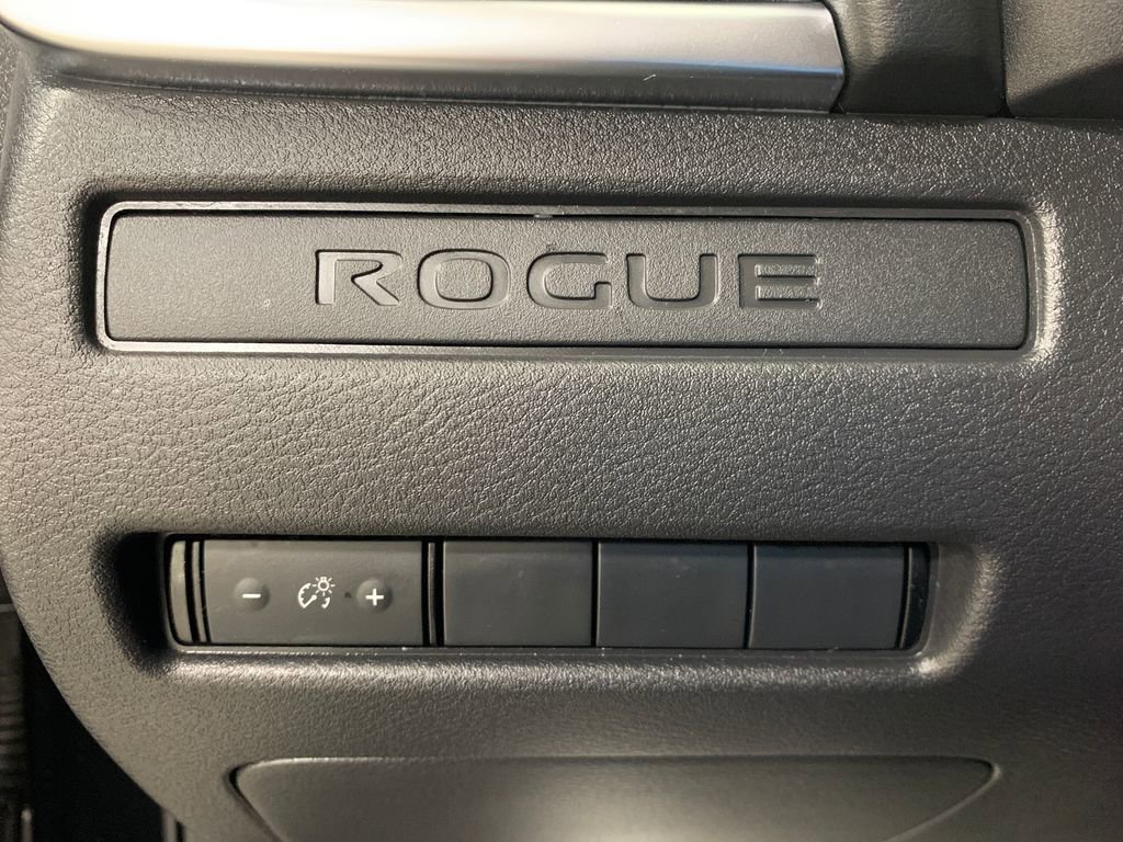 Used 2023 Nissan Rogue S image 23