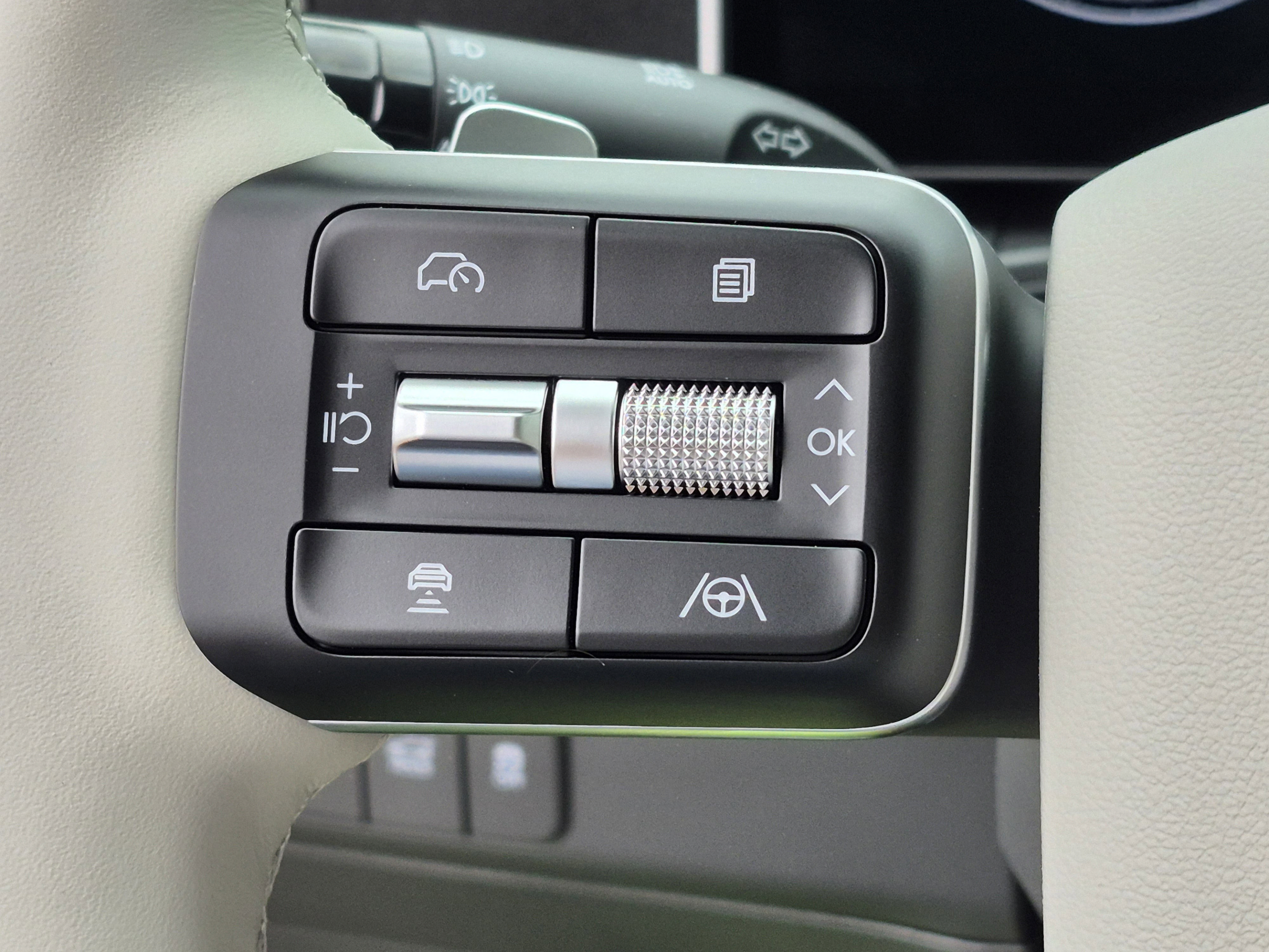 New 2026 Hyundai Santa Fe SEL FWD image 23