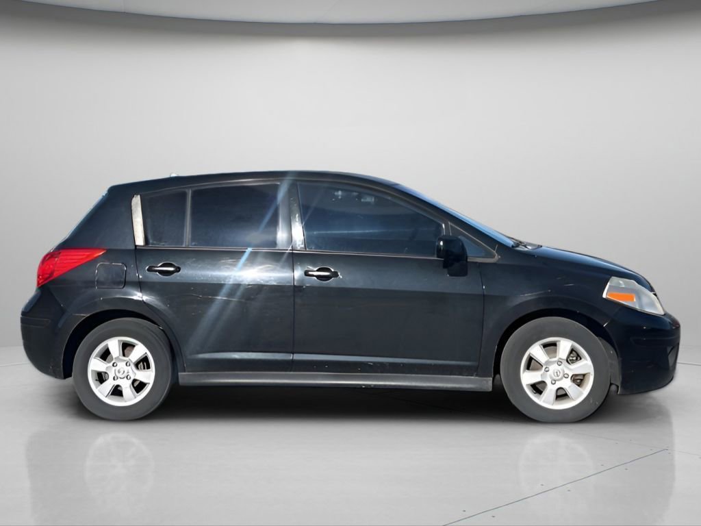 Used 2009 Nissan Versa SL image 3