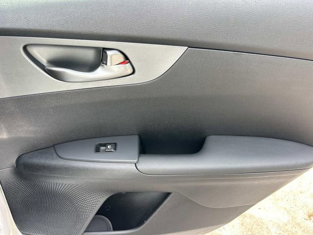 Used 2021 Kia Forte LXS FWD image 19