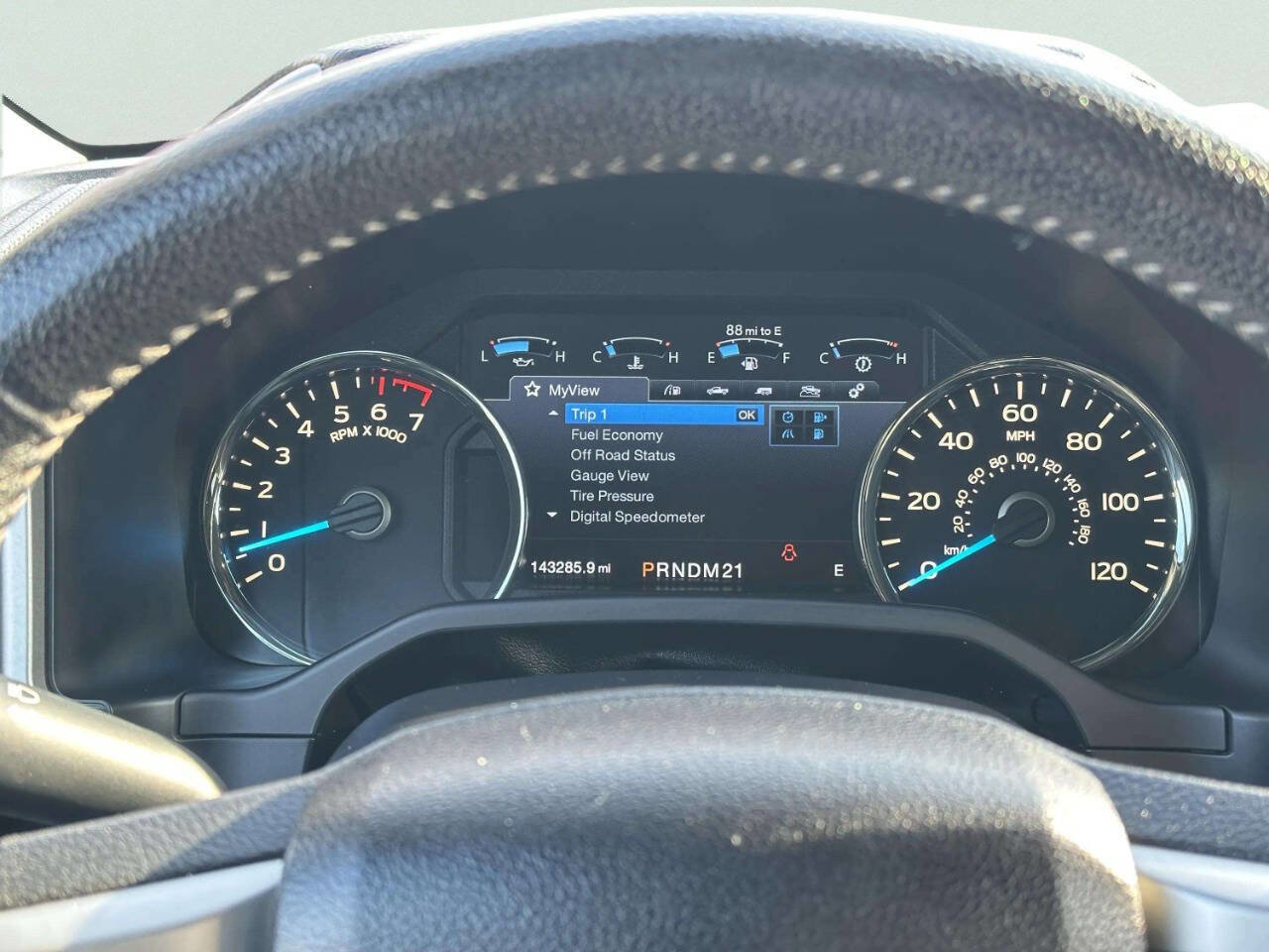 Used 2015 Ford F150 Lariat w/ Equipment Group 502A Luxury AWD/4WD image 22