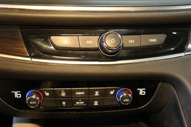 Used 2018 Buick Enclave Essence w/ Experience Buick Package AWD/4WD image 28