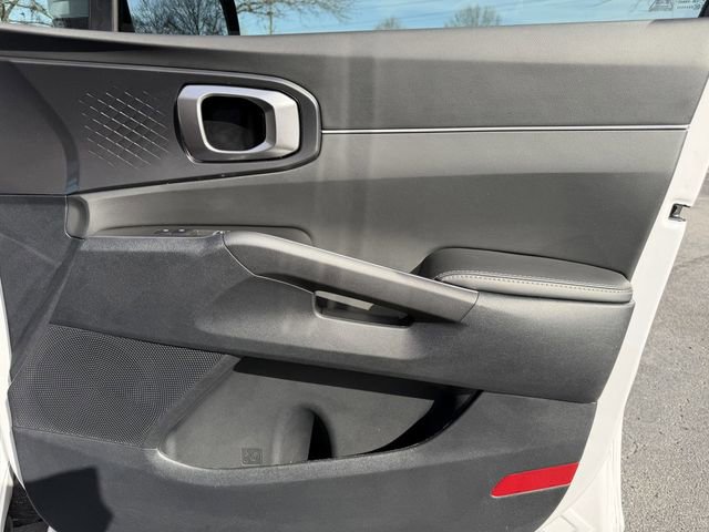 Certified 2025 Kia Sorento S image 33