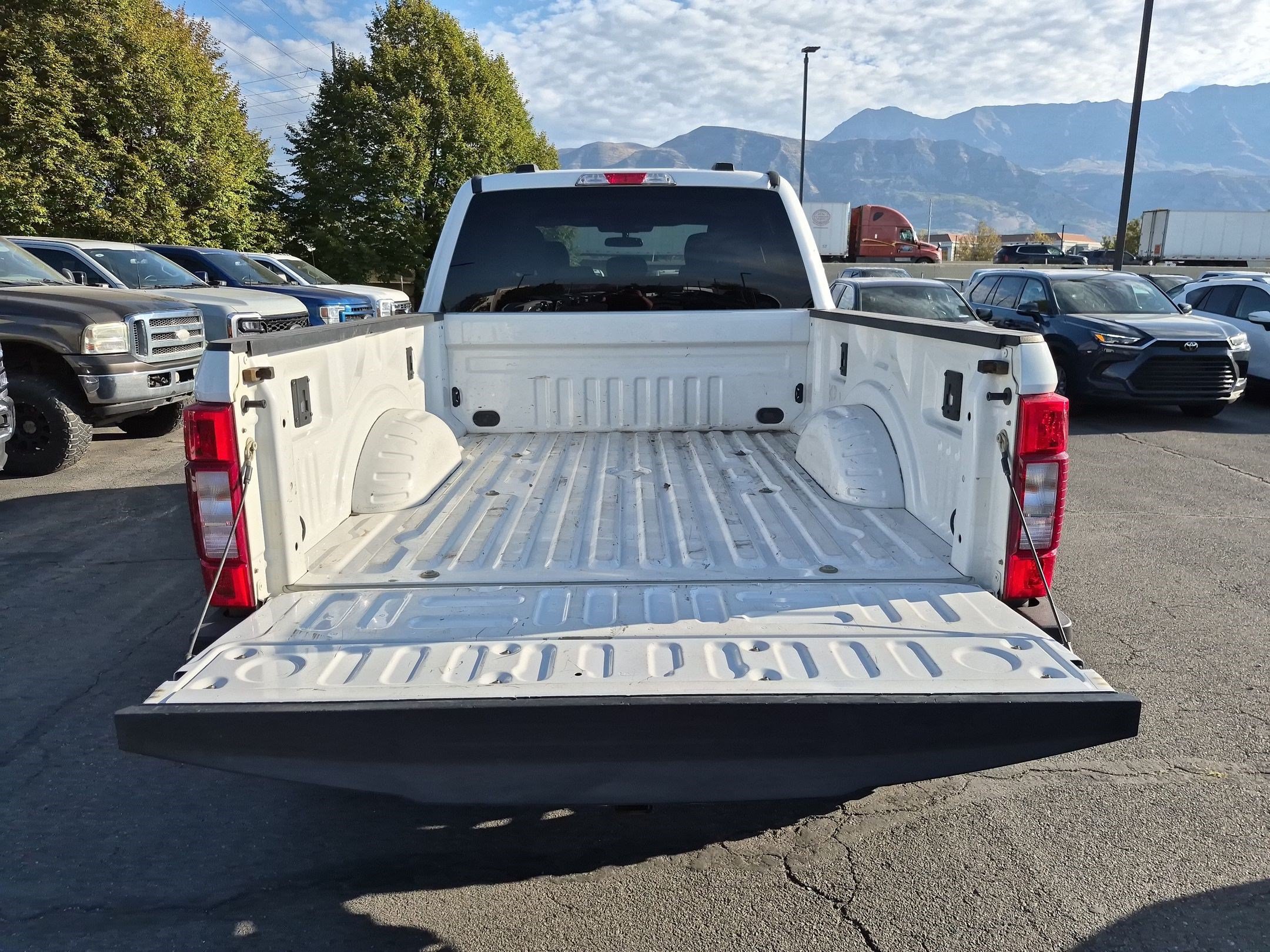 Used 2020 Ford F250 XLT w/ FX4 Off-Road Package AWD/4WD image 29