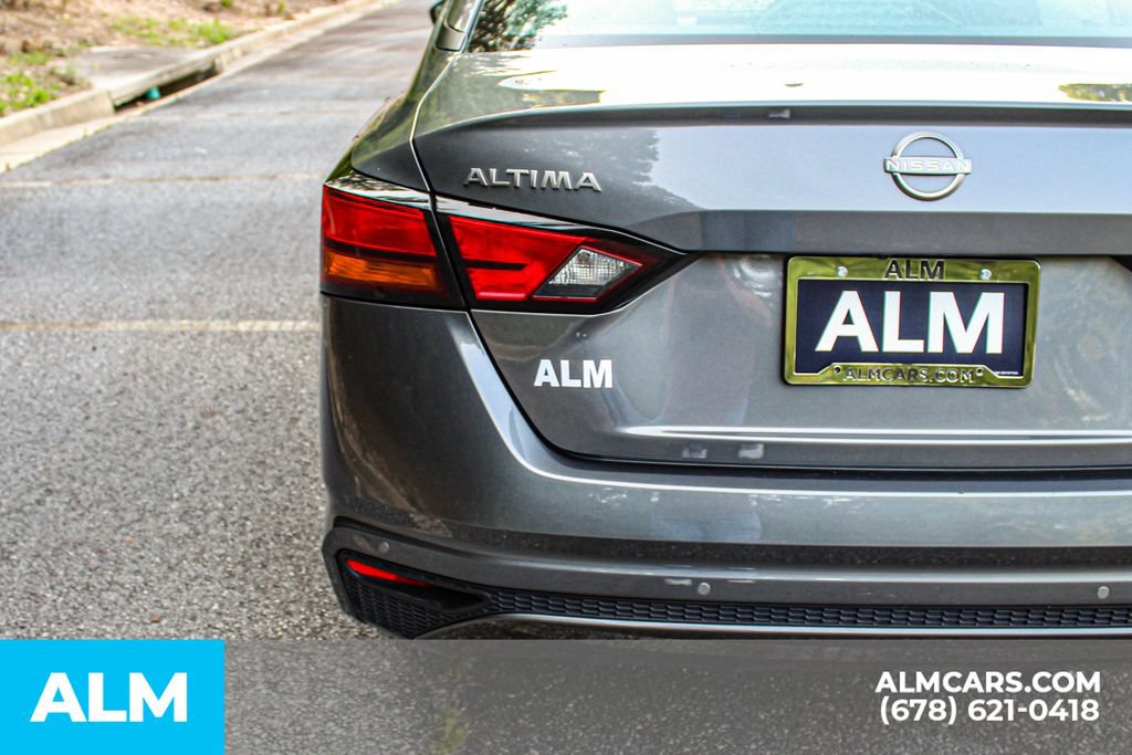 Used 2025 Nissan Altima 2.5 SV FWD image 13