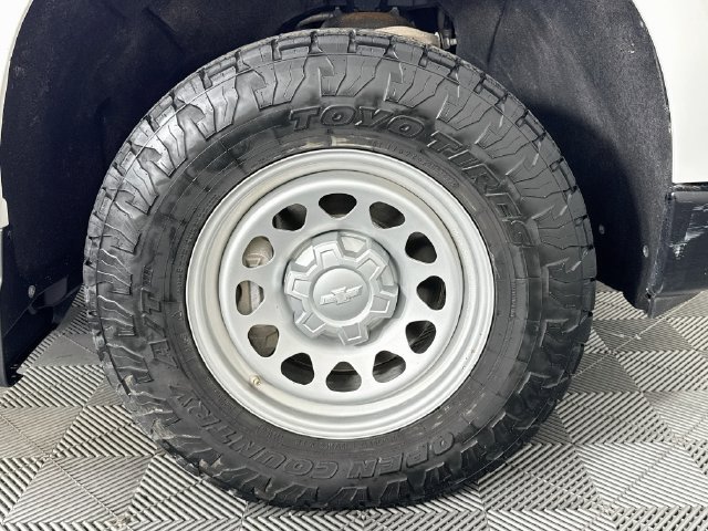 Used 2023 Chevrolet Silverado 1500 W/T w/ WT Value Package AWD/4WD image 27