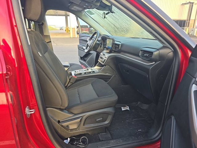 Used 2024 Ford Explorer XLT AWD/4WD image 7