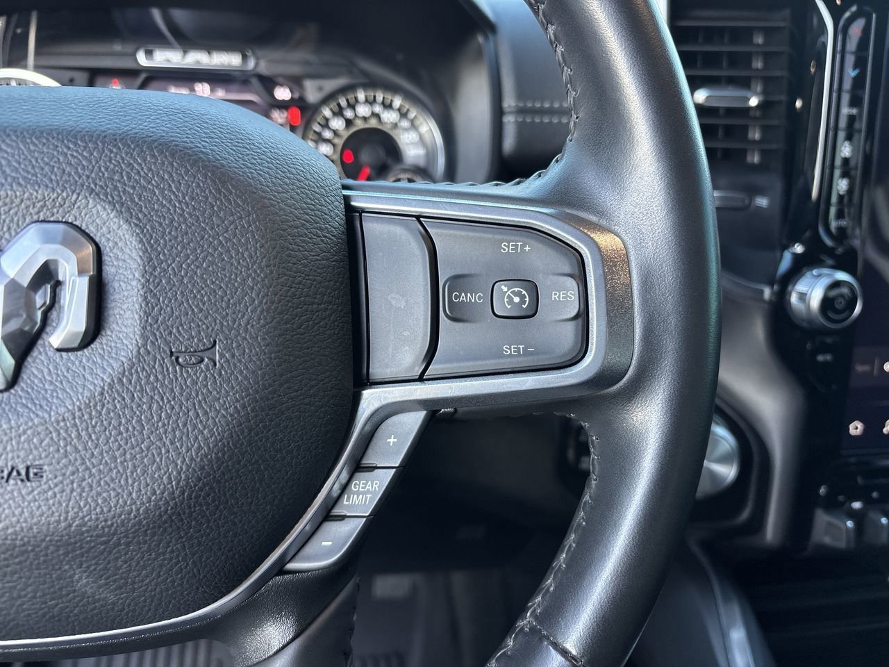 Used 2023 RAM 1500 Laramie image 31