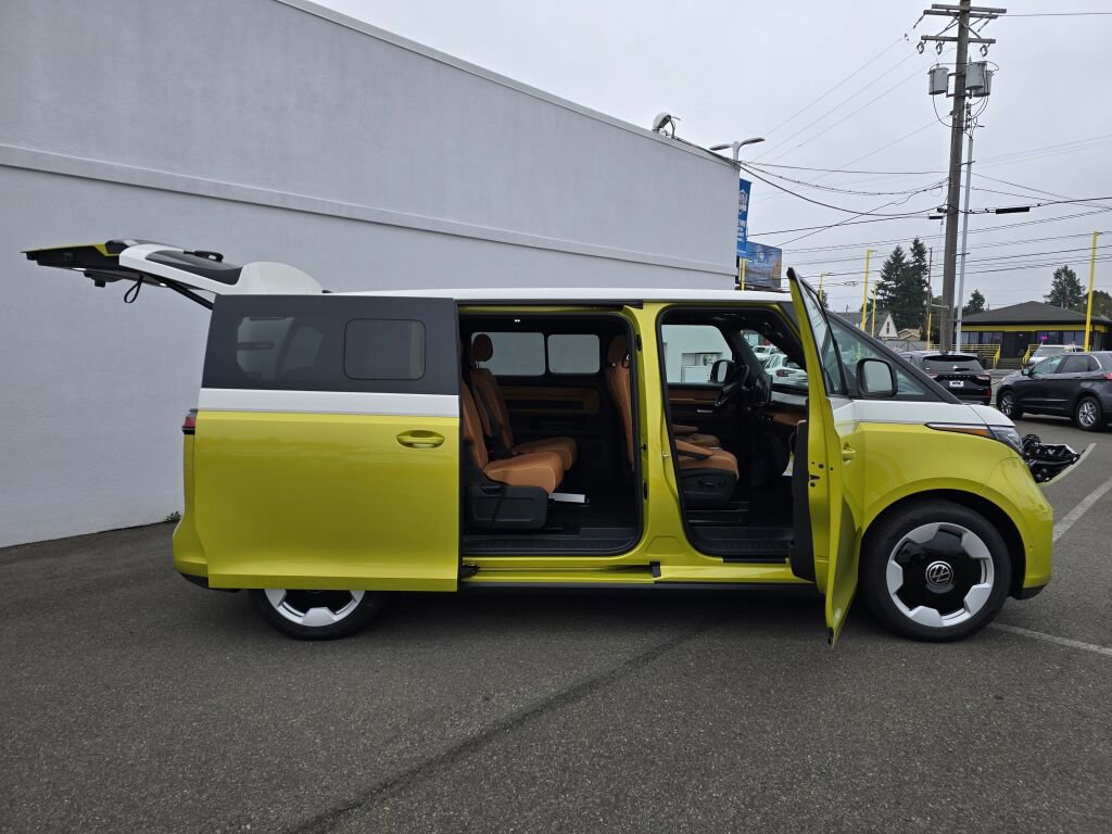 New 2025 Volkswagen ID. Buzz Pro S Plus image 17