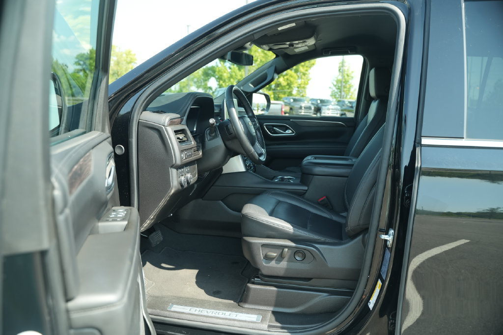 Used 2024 Chevrolet Tahoe LT AWD/4WD image 13