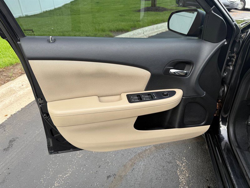 Used 2013 Dodge Avenger SE FWD image 28