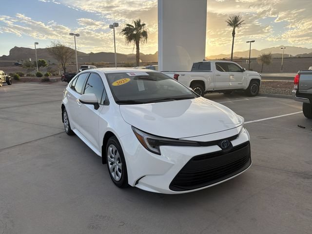Certified 2025 Toyota Corolla LE FWD image 3