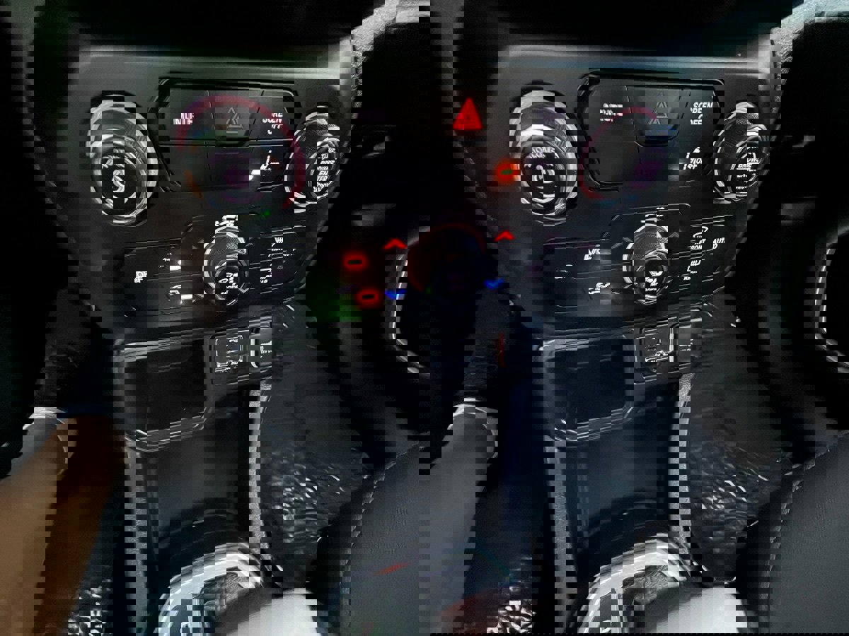 Used 2021 Jeep Renegade Sport FWD image 29