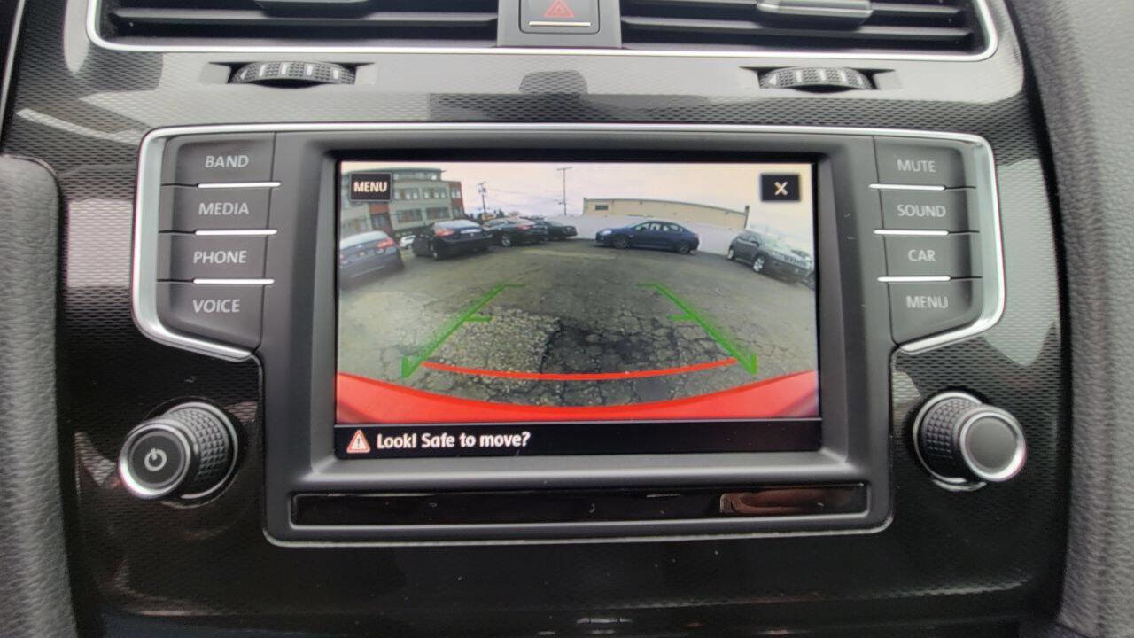 Used 2017 Volkswagen GTI Sport image 18