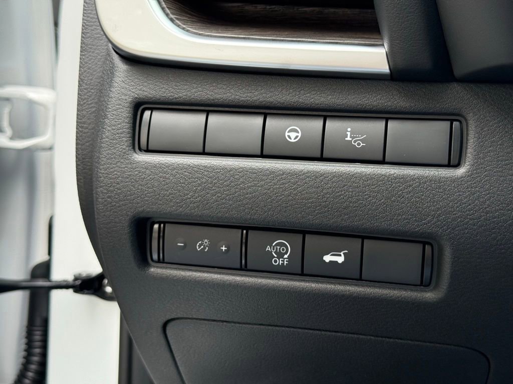 New 2026 Nissan Rogue Platinum image 14