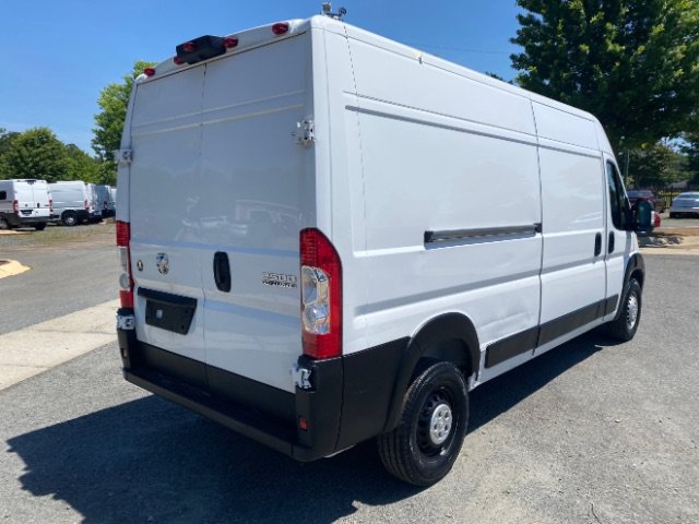 Used 2024 RAM ProMaster 2500 w/ Convenience Group FWD image 4