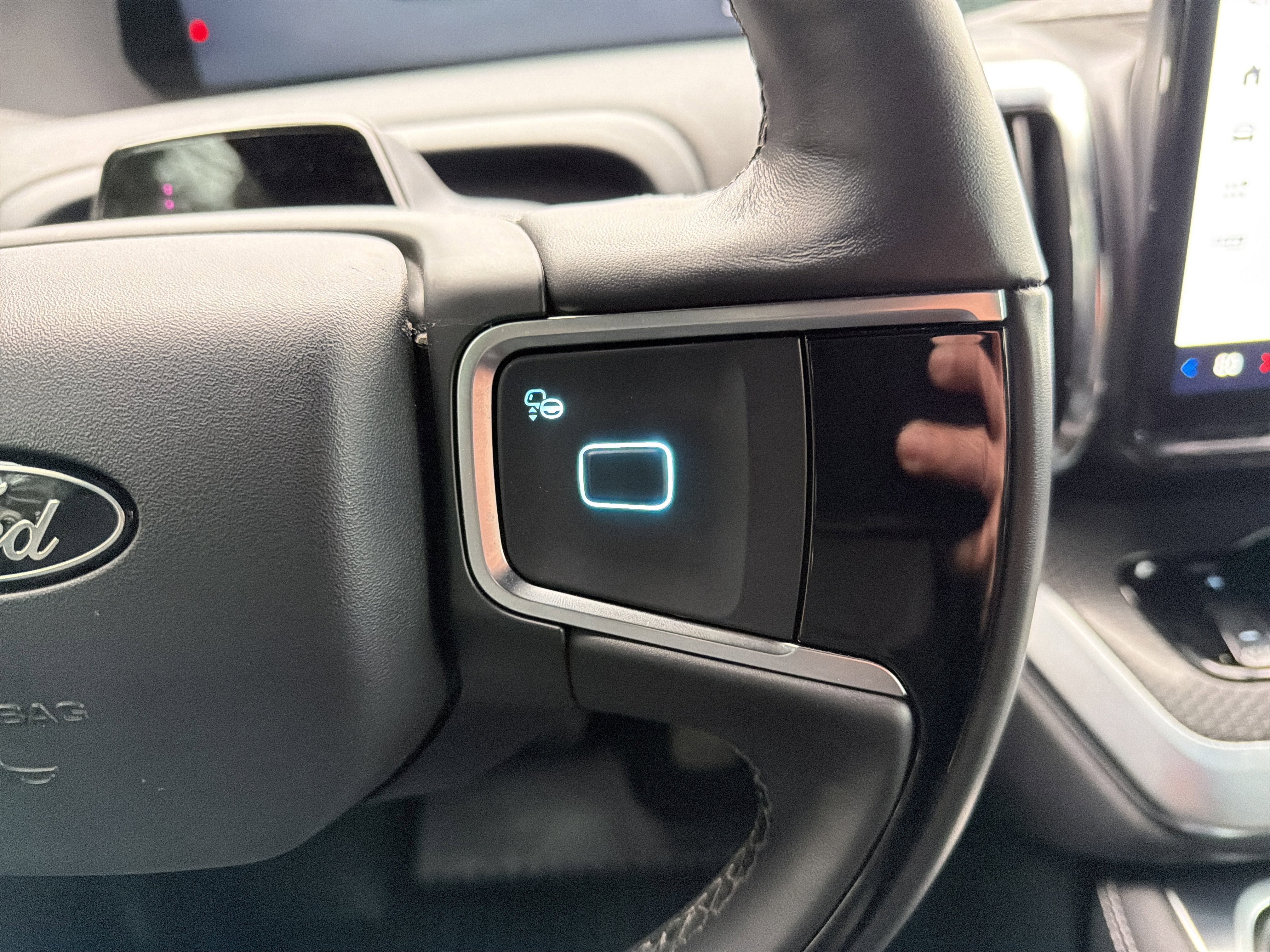 Used 2025 Ford Expedition Max Platinum w/ Stealth Appearance Package image 20