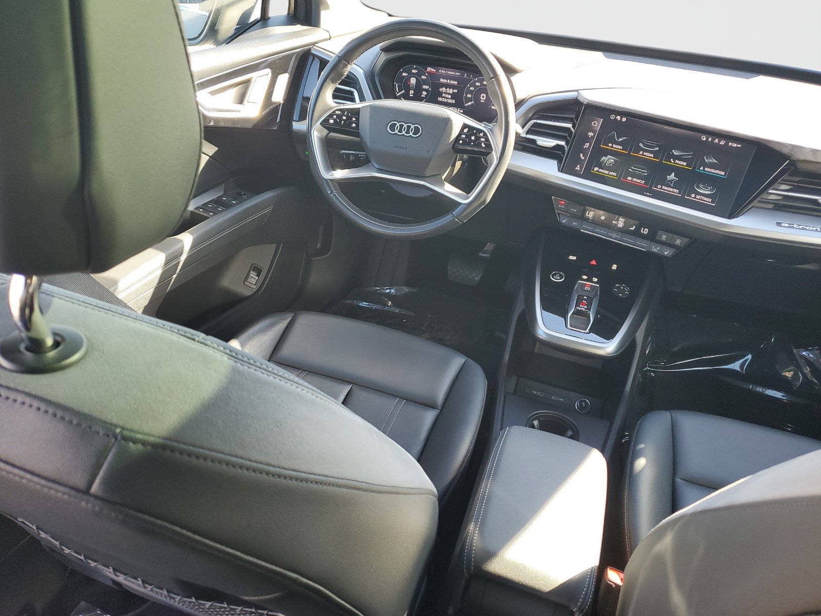 Used 2024 Audi Q4 e-tron Premium Plus w/ Premium Plus RWD image 11