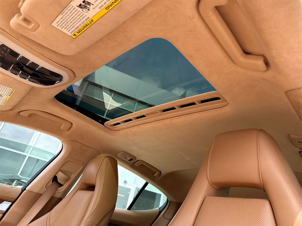 Used 2015 Porsche Panamera Turbo image 22