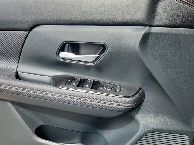 Certified 2025 Nissan Kicks SR AWD/4WD image 6