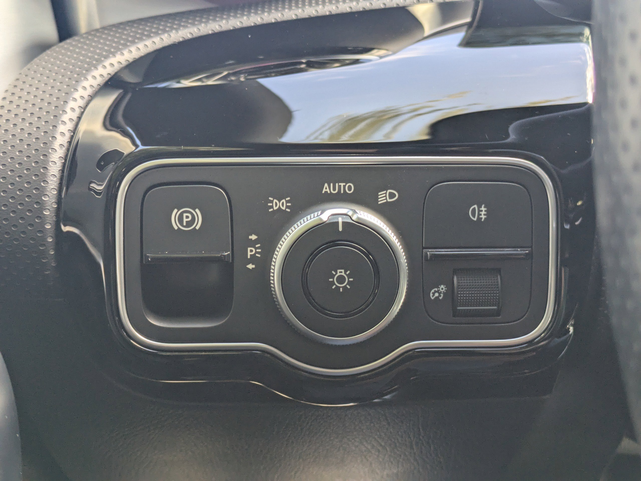 Certified 2025 Mercedes-Benz CLA 250 image 27