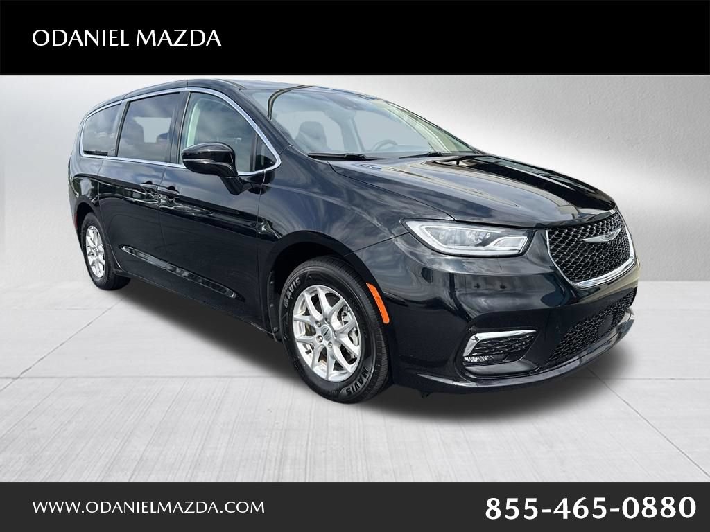 Used 2024 Chrysler Pacifica Touring-L FWD 360° Tour