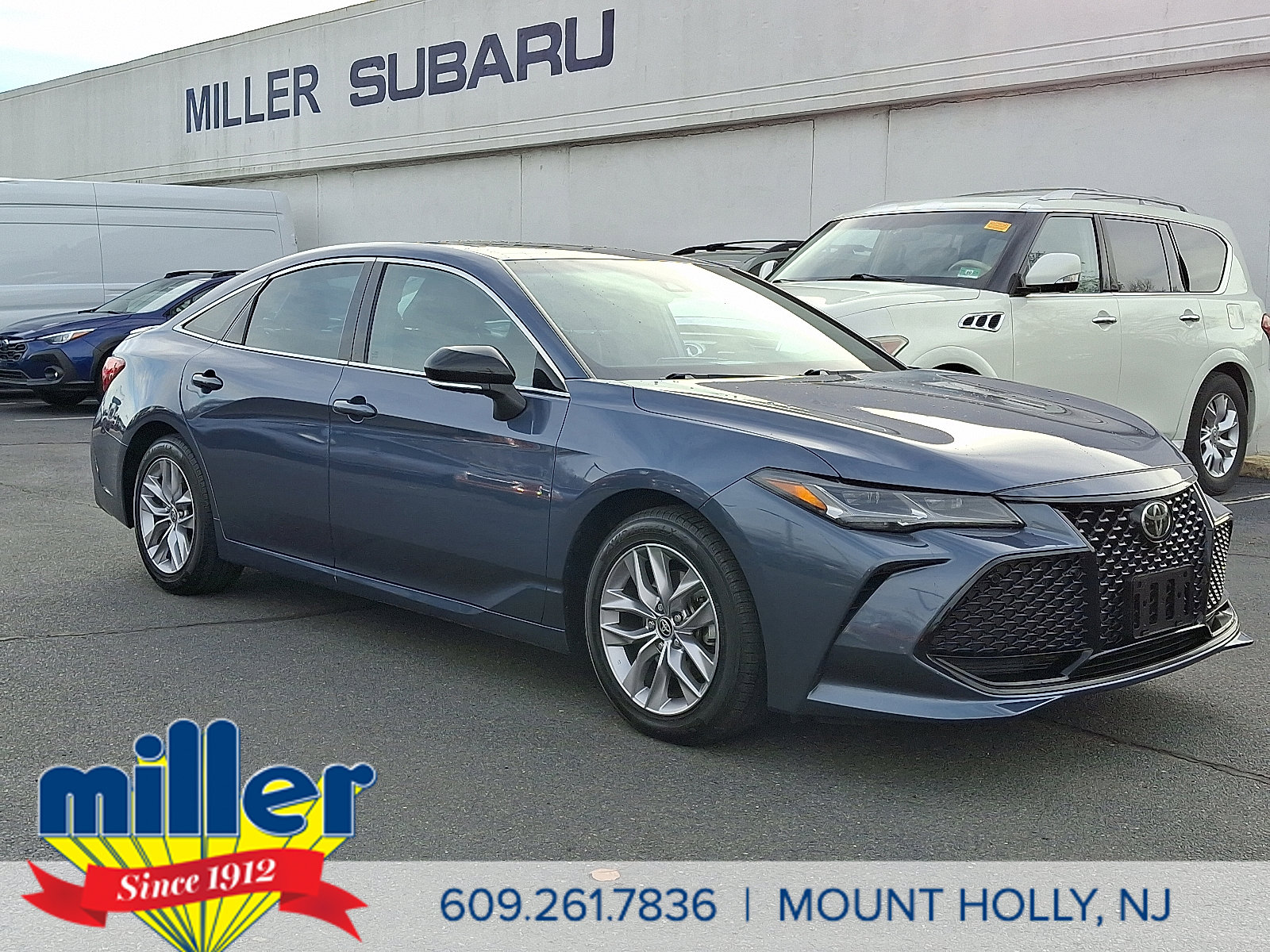 Used 2020 Toyota Avalon Touring video 1