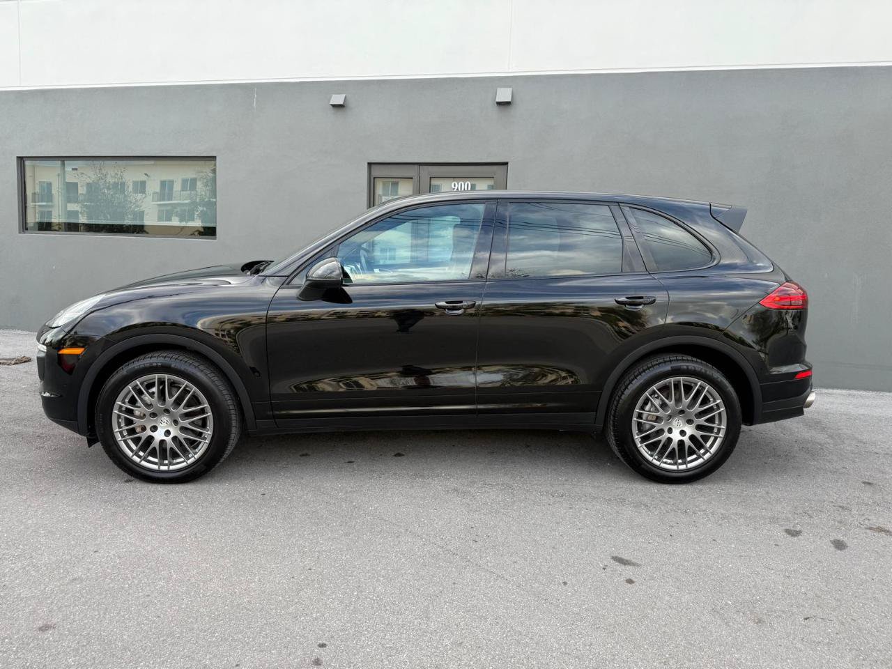 Used 2016 Porsche Cayenne S AWD/4WD image 12
