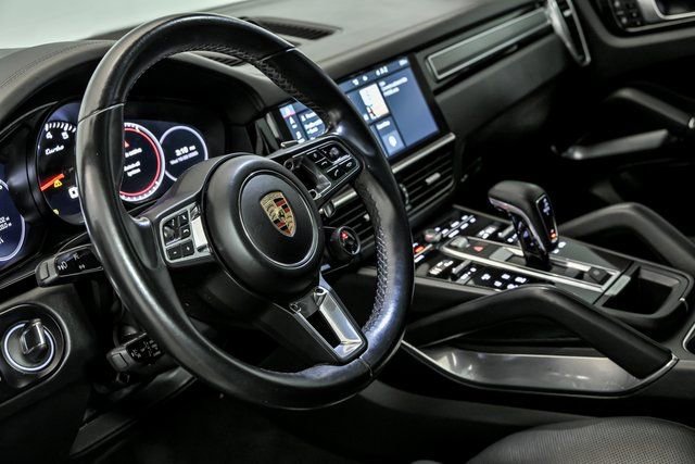 Used 2020 Porsche Cayenne Turbo image 15