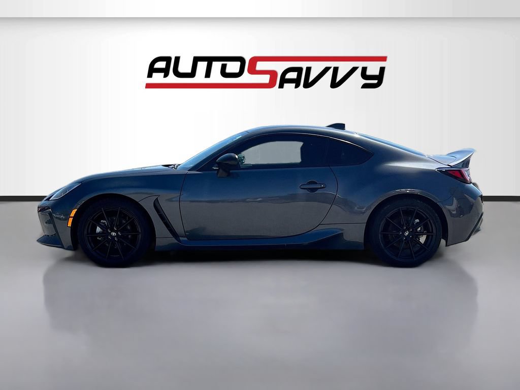 Used 2025 Toyota GR86 Premium RWD image 4