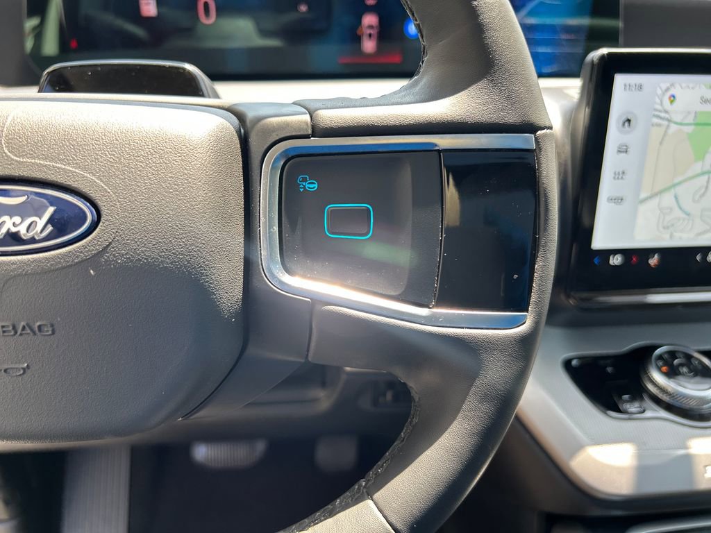 Used 2025 Ford Expedition Active RWD image 25