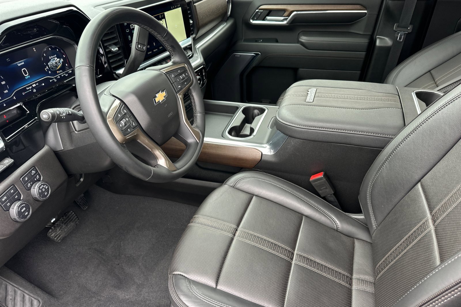 Used 2024 Chevrolet Silverado 2500 High Country w/ High Country Premium Package image 10