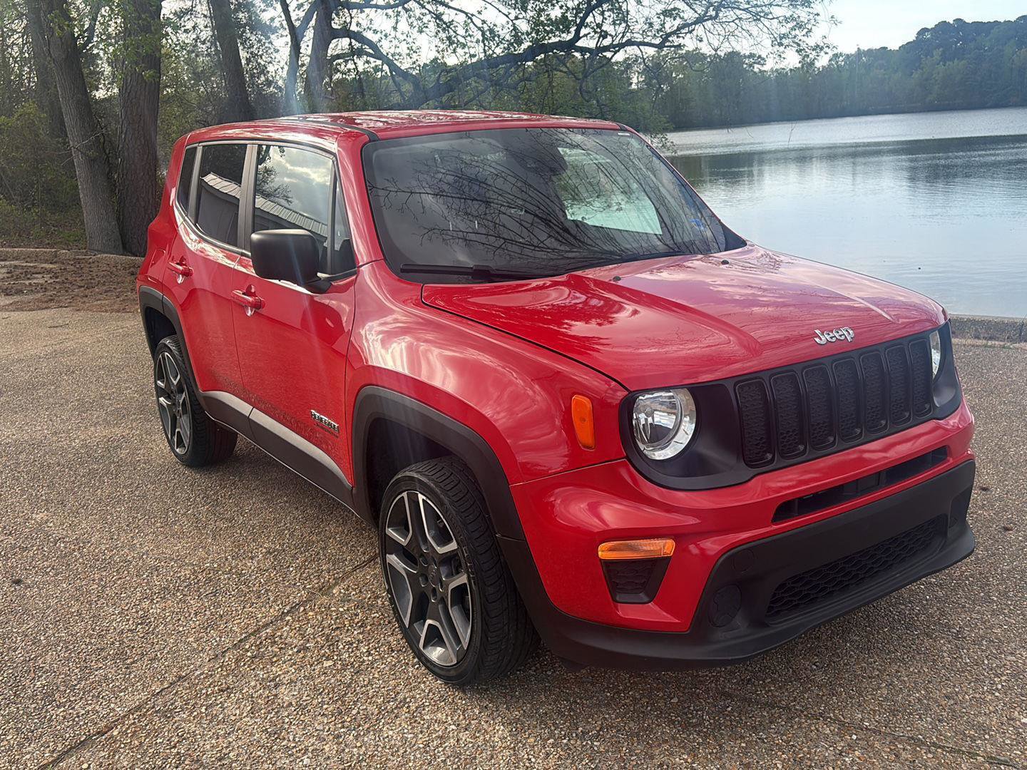 Used 2021 Jeep Renegade Sport FWD image 2