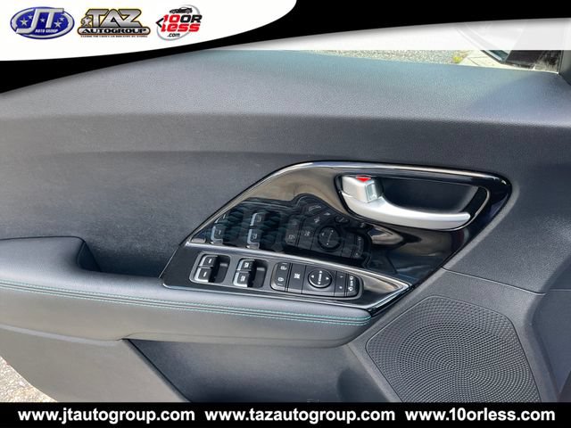 Used 2021 Kia Niro EX Premium FWD image 17