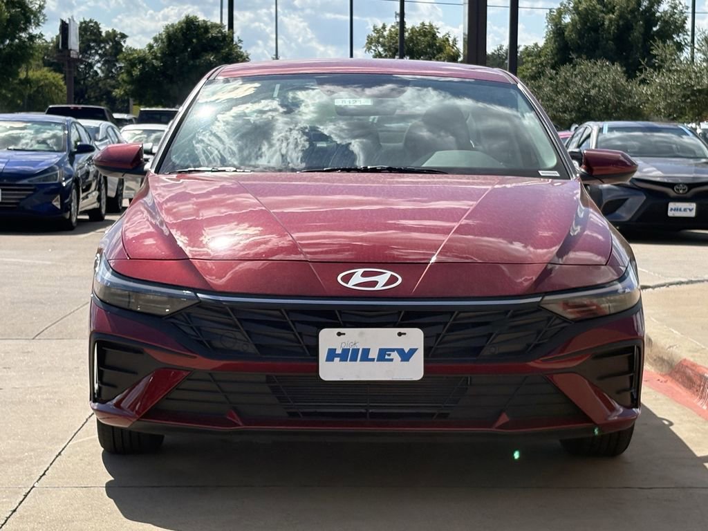 New 2025 Hyundai Elantra SE image 8