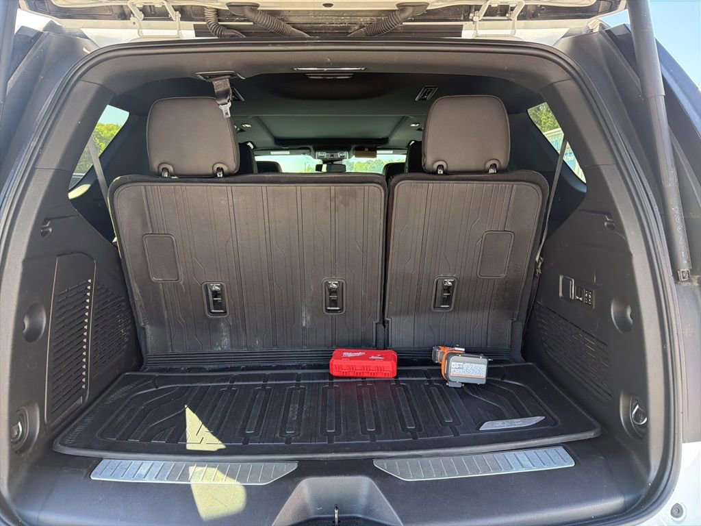 Used 2023 GMC Yukon AT4 w/ Technology Package image 9