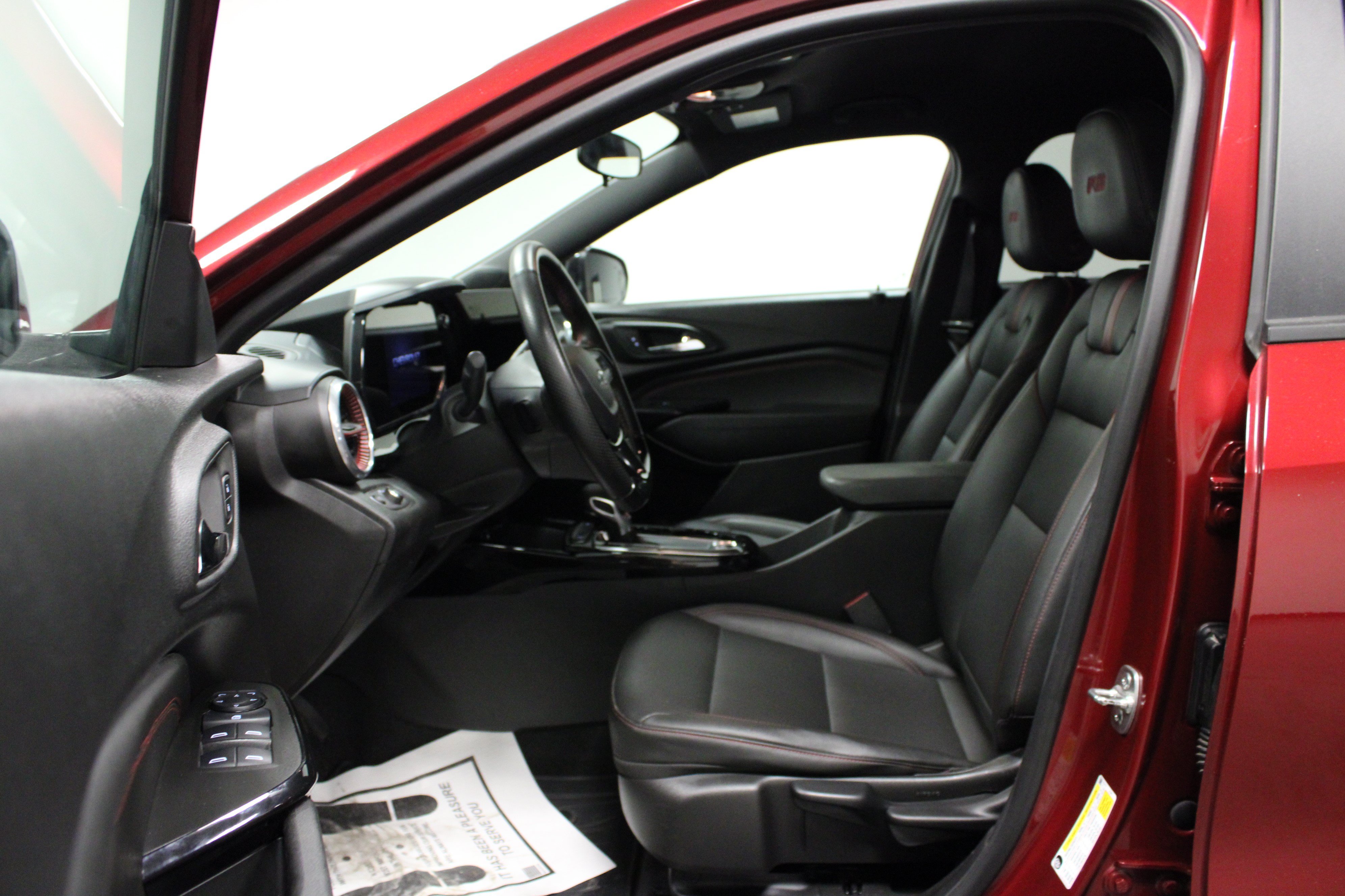 Used 2025 Chevrolet Trax RS w/ Driver Confidence Package FWD image 12