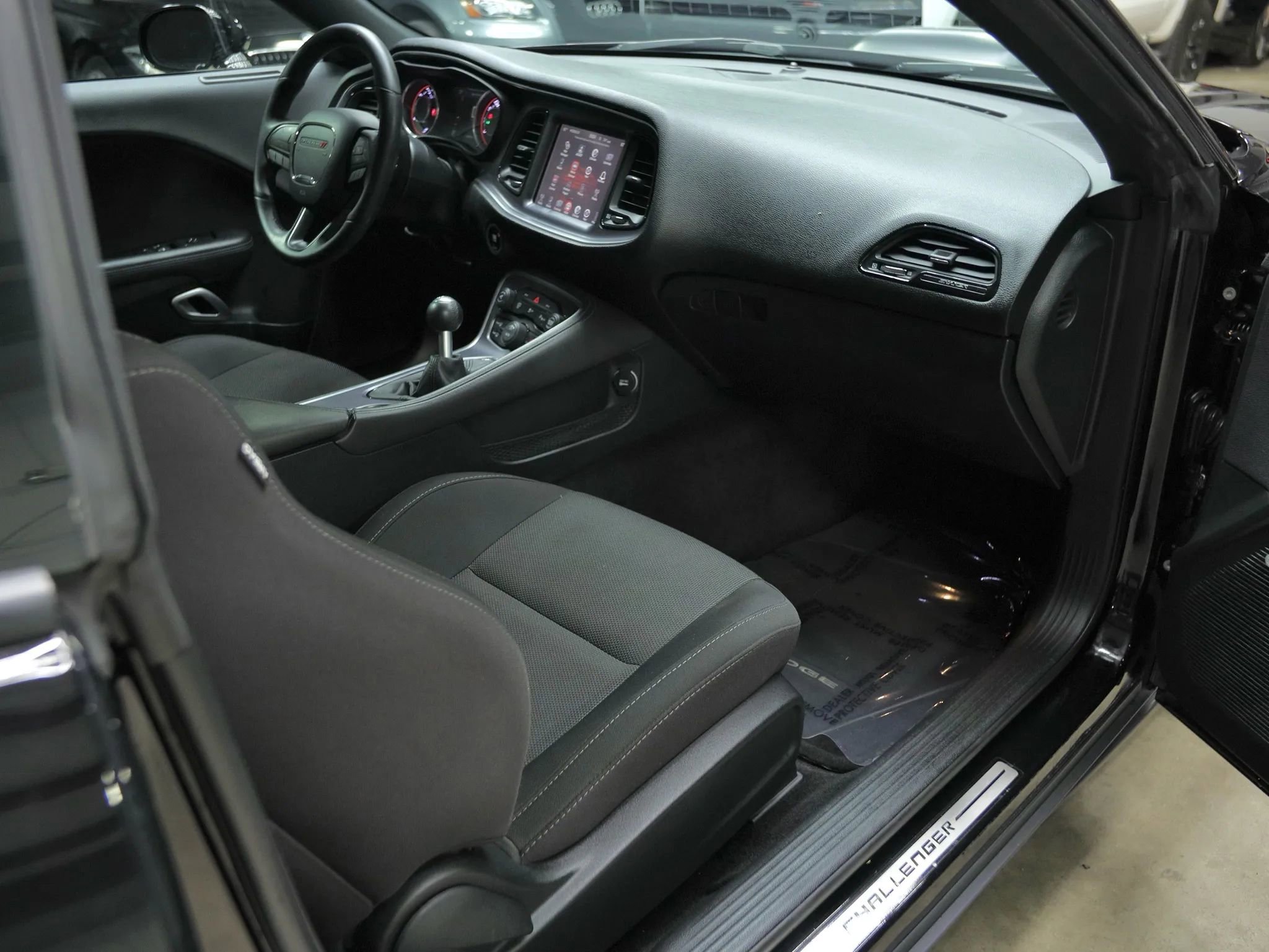 Used 2016 Dodge Challenger R/T image 37