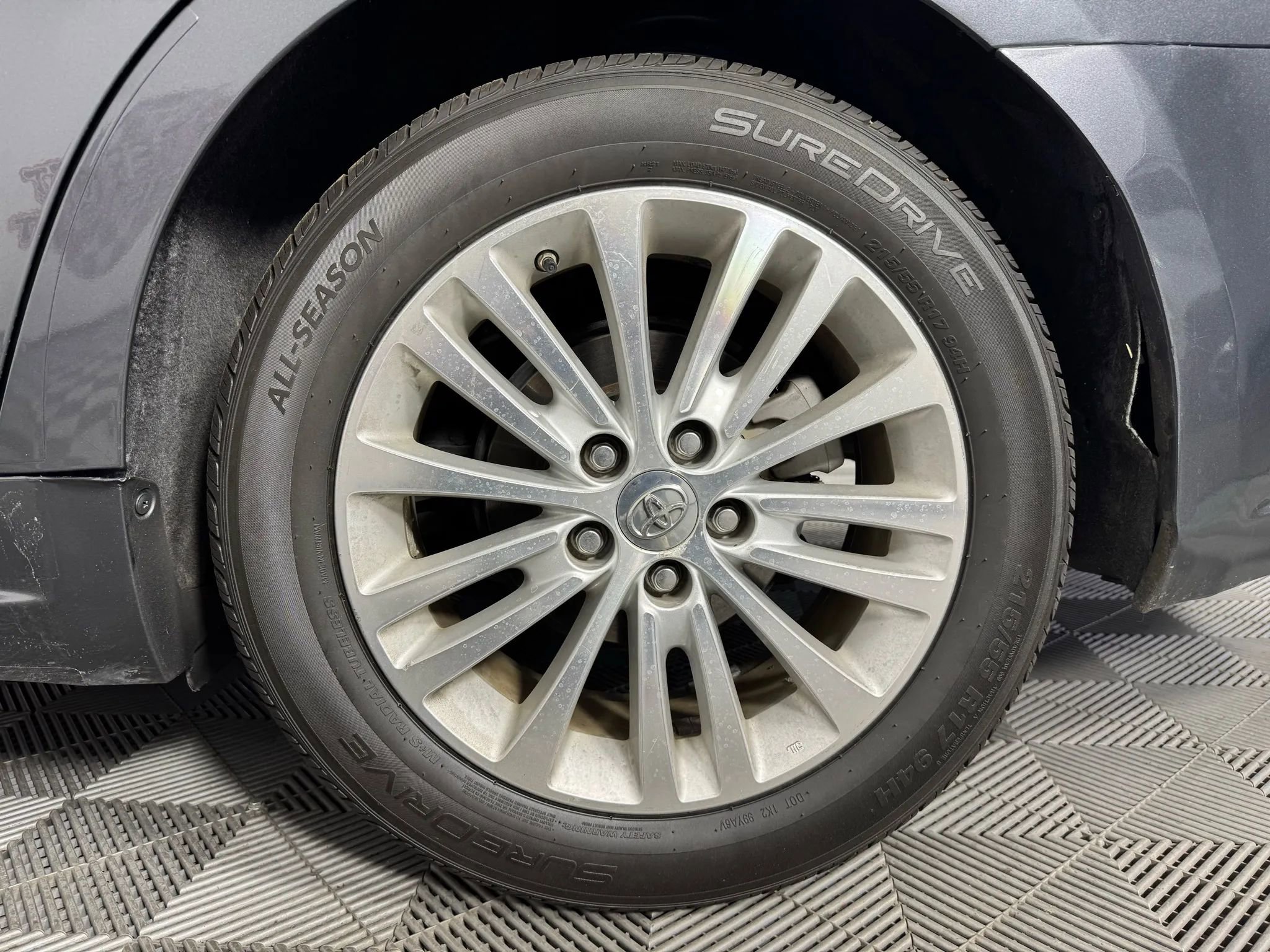 Used 2013 Toyota Avalon Limited image 45