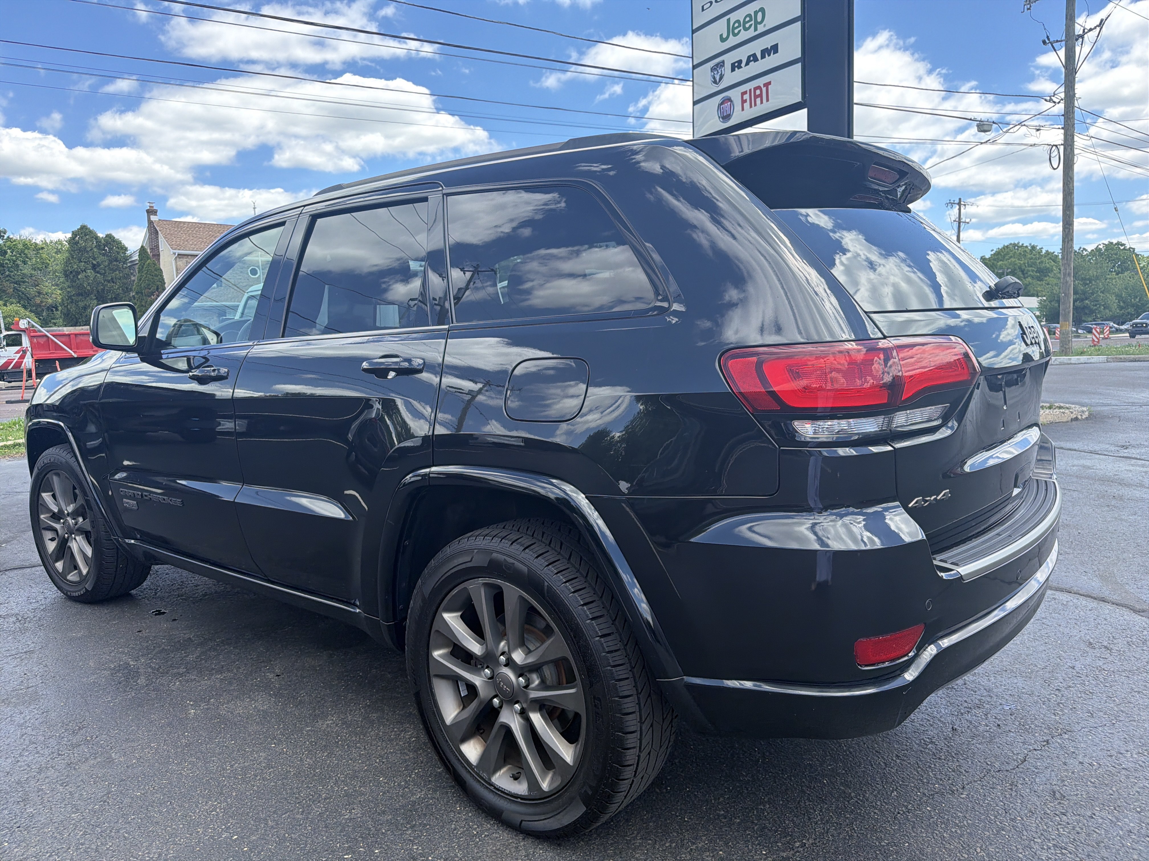 Used 2016 Jeep Grand Cherokee Limited 75th Anniversary AWD/4WD image 6