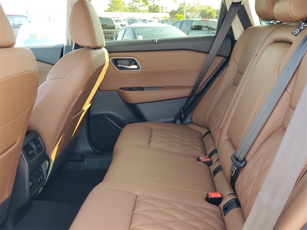 New 2026 Nissan Rogue Platinum image 5