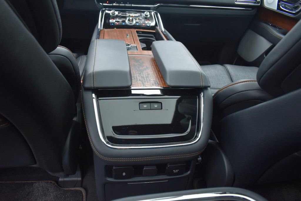 Used 2024 Lincoln Navigator Black Label image 21