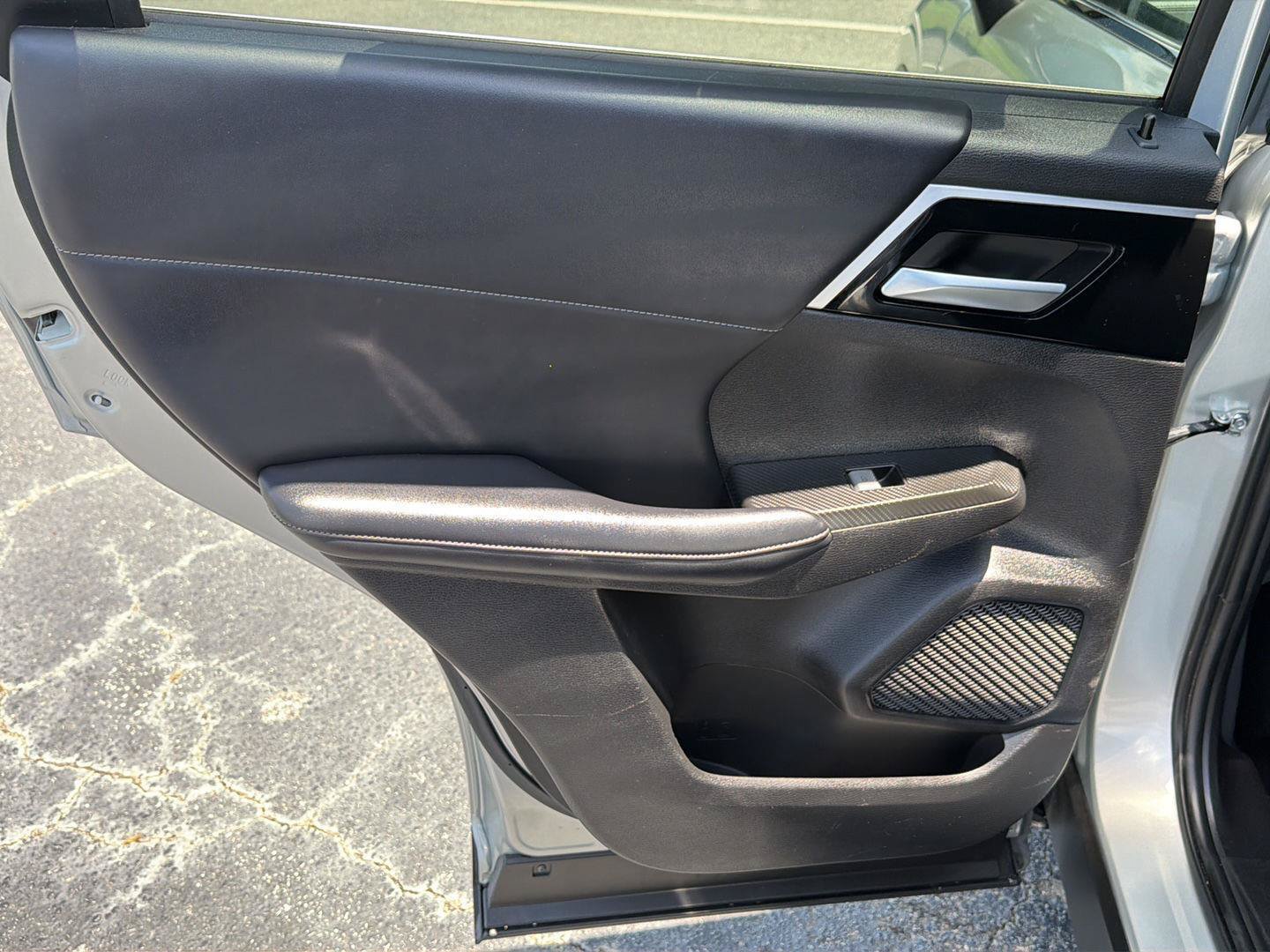 Used 2024 Mitsubishi Outlander SE FWD image 17