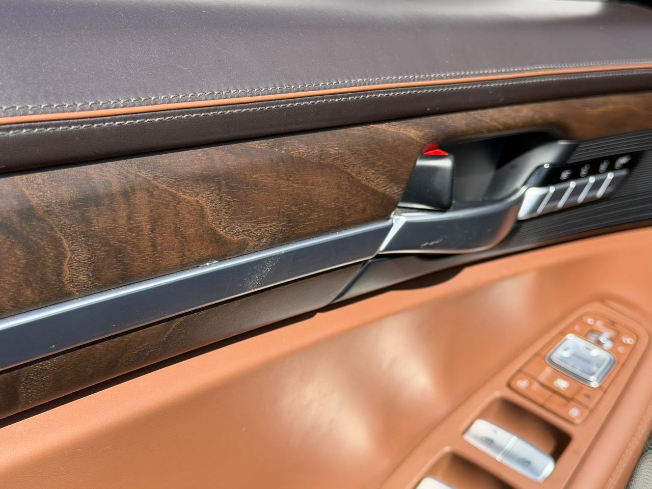 Used 2020 Genesis G90 3.3T Premium image 27