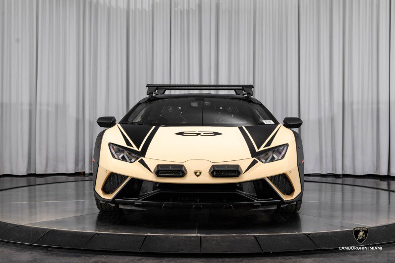 Used 2024 Lamborghini Huracan Sterrato image 9